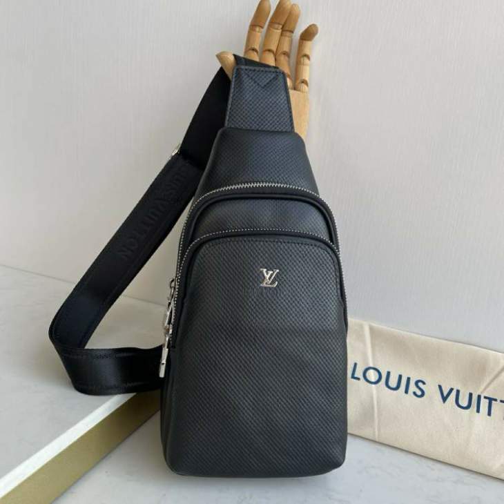 Picture of Louis Vuitton Mens Bags _SKUfw221783952fw